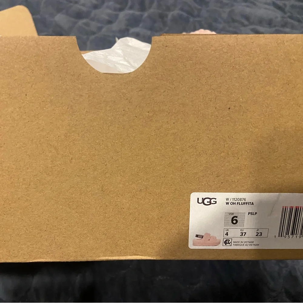 Ugg slippers - Picture 2 of 2